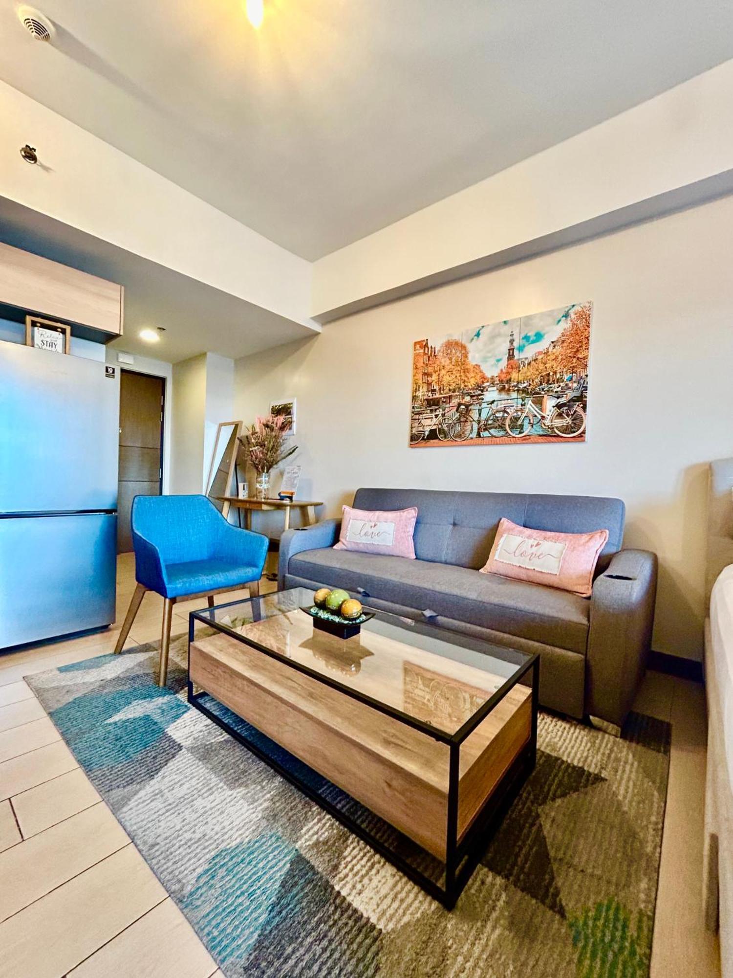 Luxury Bgc Condo In Taguig, Mckinley - Covered Parking And Wifi Free Bagian luar foto